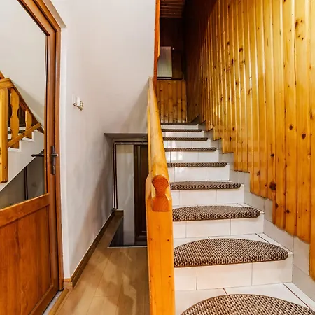 Casa Poiana Soarelui Willa *