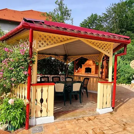 Casa Poiana Soarelui Willa *